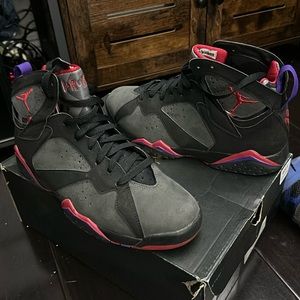 Air Jordan VII, size 10.5, Bordeaux Raptor